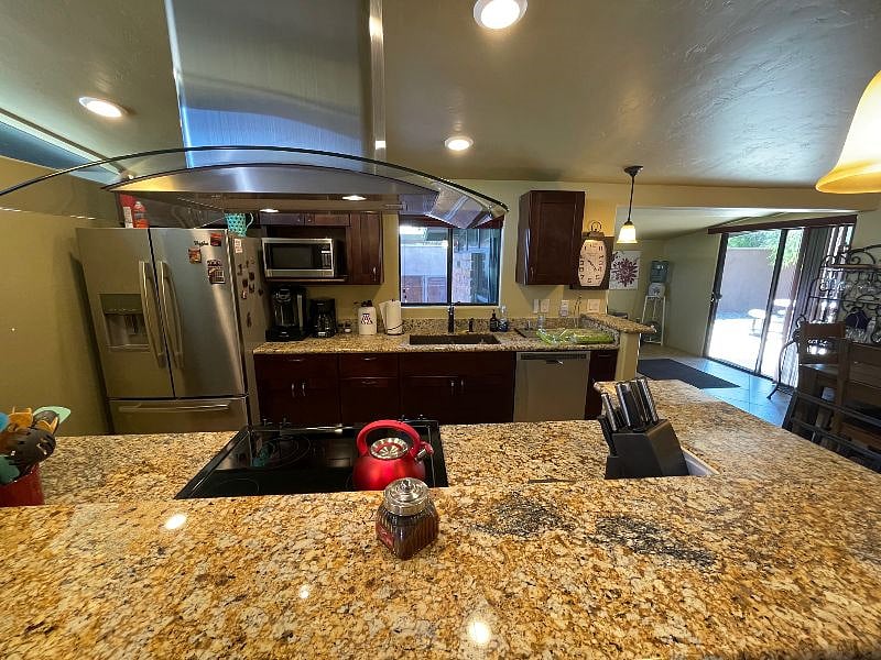 Full kitchen view.