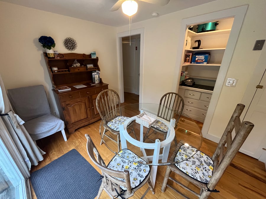 Dinning are and pantry.