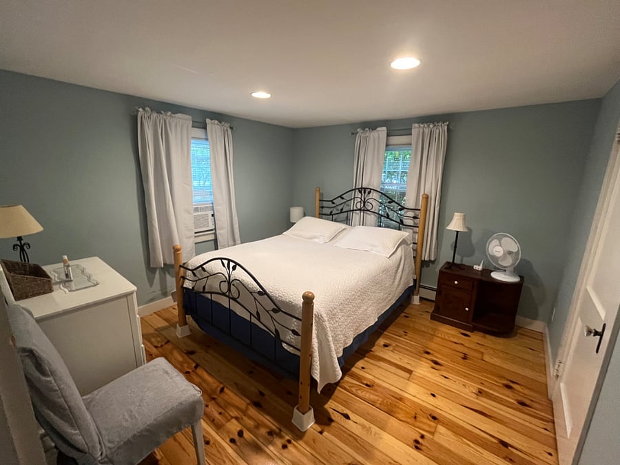Primary queen bedroom.