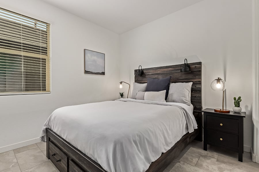 Guest Bedroom #2 - Queen Bed