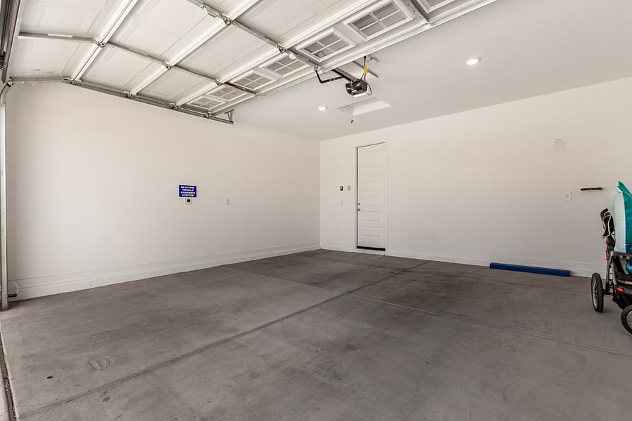 2 Car Garage 