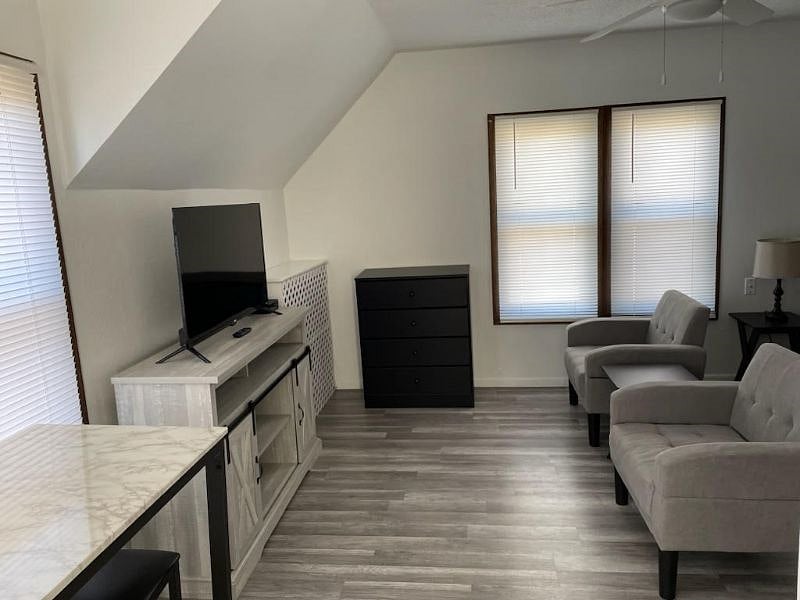 Furnished Finder property 420658_1 photo 1