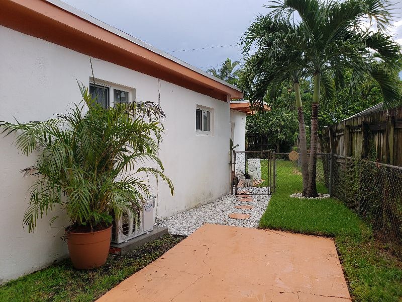 Furnished Finder property 420678_1 photo 2
