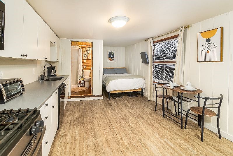 Furnished Finder property 420681_1 photo 2