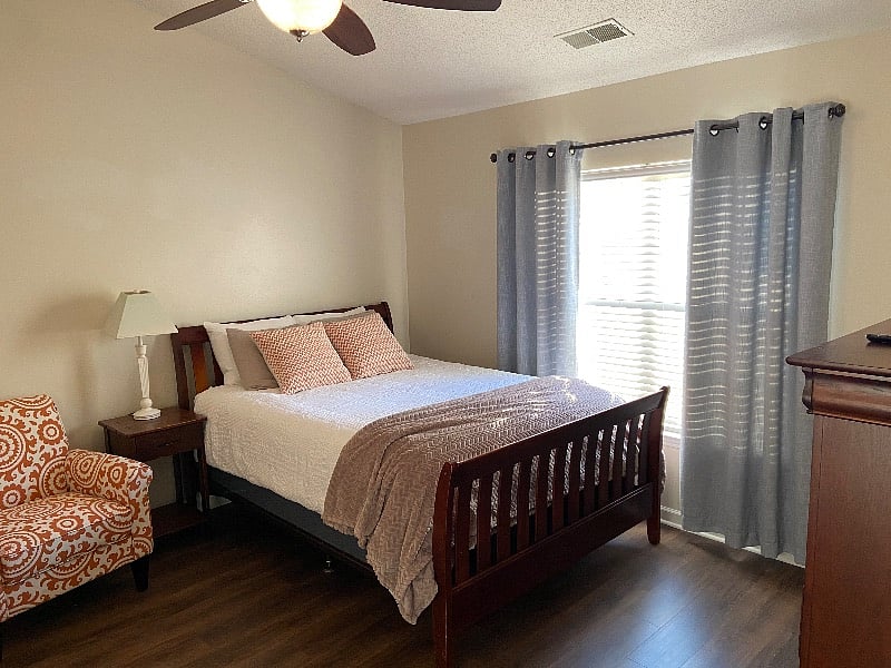 Furnished Finder property 420701_1 photo 3