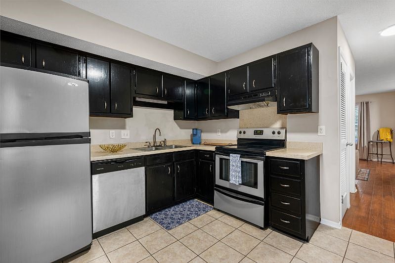 Furnished Finder property 420713_1 photo 8
