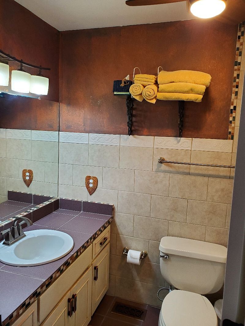 Back bedroom bath