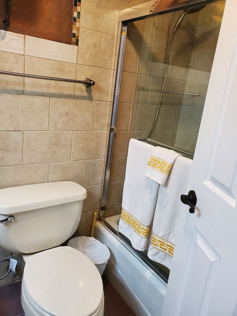 Back bedroom bath