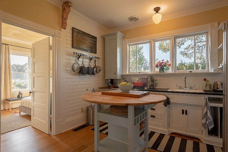 Furnished Finder property 420874_1 photo 16