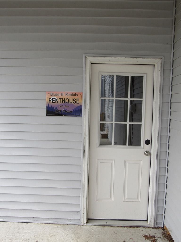 Entrance to stairwell