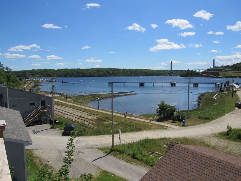 mile long walkway along the harbor