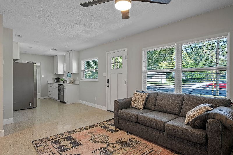 Furnished Finder property 420955_1 photo 4