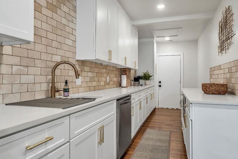 Furnished Finder property 421018_1 photo 10