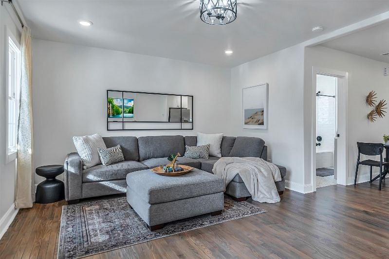 Furnished Finder property 421026_1 photo 3