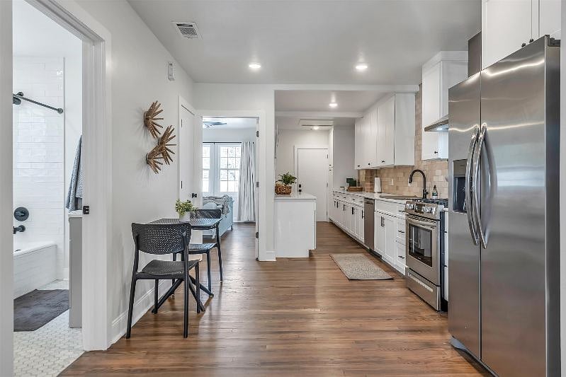 Furnished Finder property 421026_1 photo 9