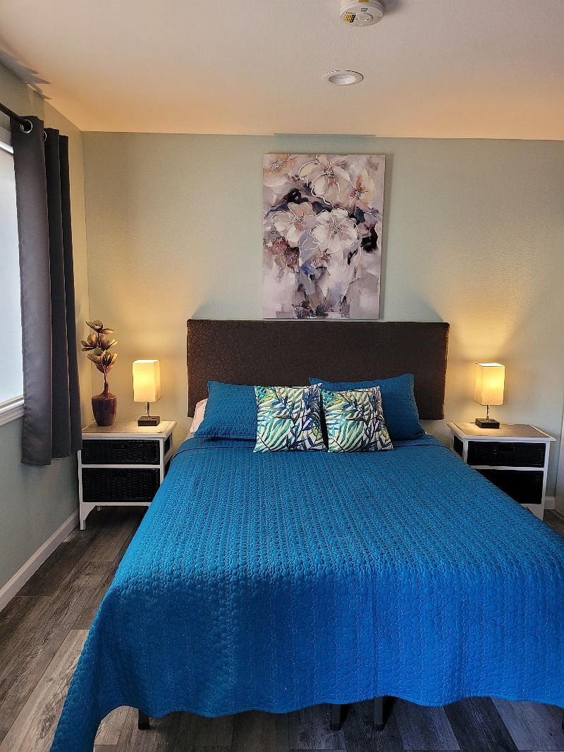 Bedroom with Queen Bed