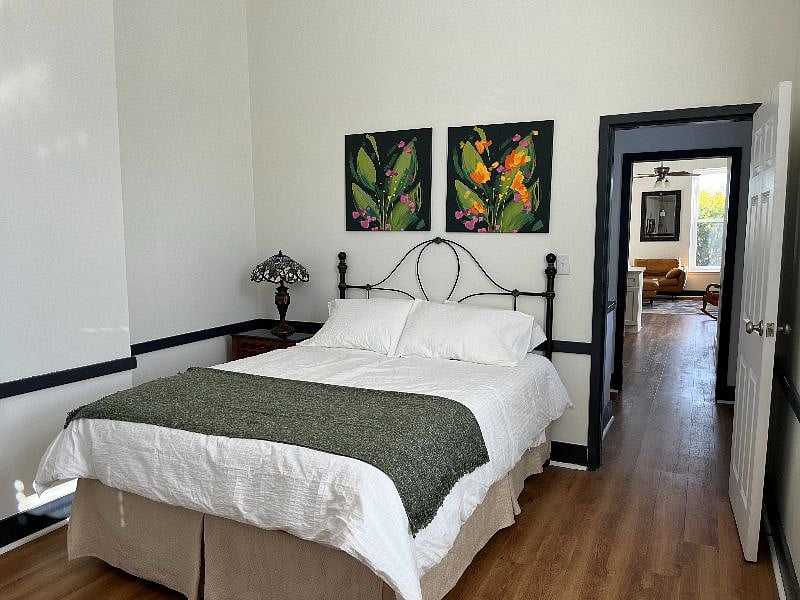 Queen bed