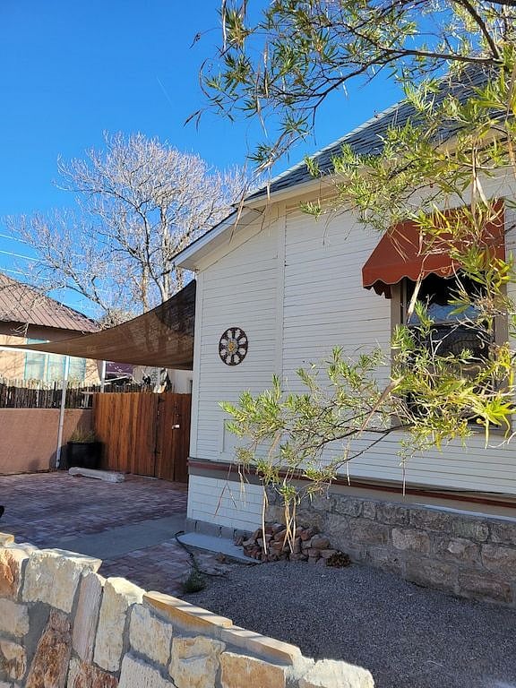 Furnished Finder property 421128_1 photo 2
