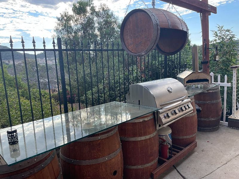 BBQ and pizza oven
