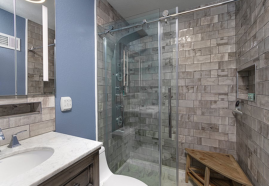 Full bath 1st floor