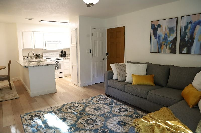 Furnished Finder property 421427_1 photo 4