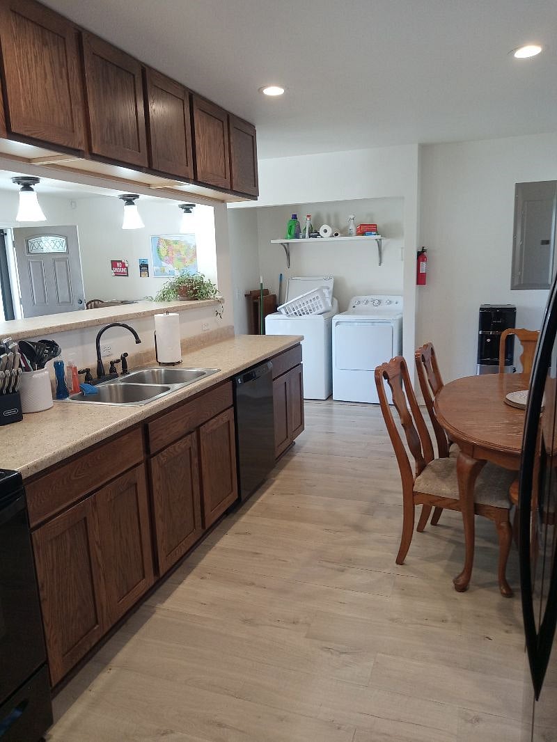 Furnished Finder property 421438_1 photo 8