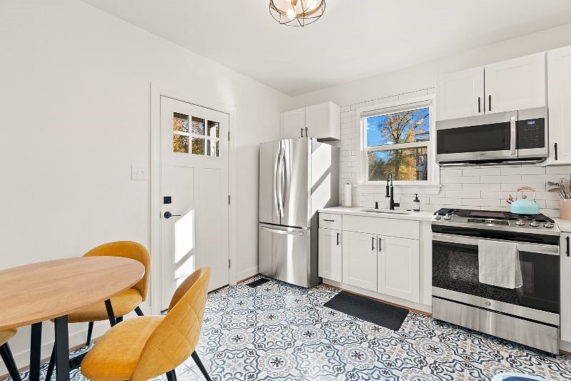 Furnished Finder property 421462_1 photo 4
