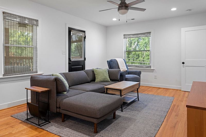 Furnished Finder property 421462_2 photo 5