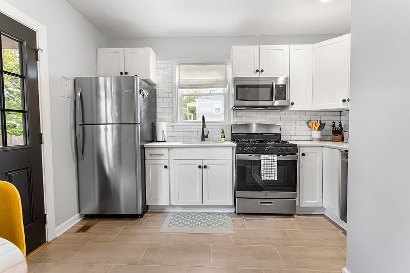 Furnished Finder property 421462_3 photo 14