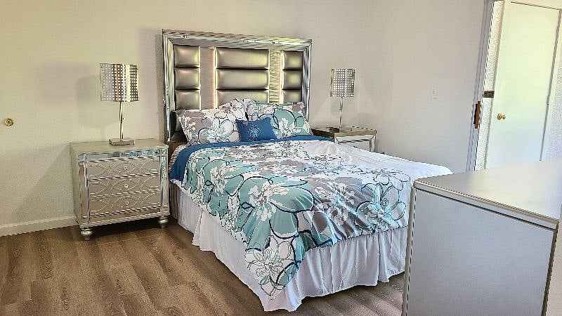 Queen size bed set with brand new mattress