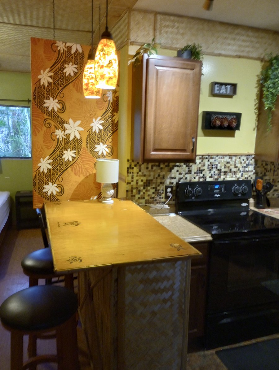 Custom Bamboo Bar counter seating for dining, surf the web.