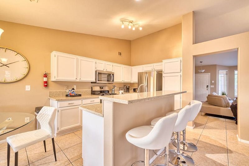 Furnished Finder property 421633_1 photo 4