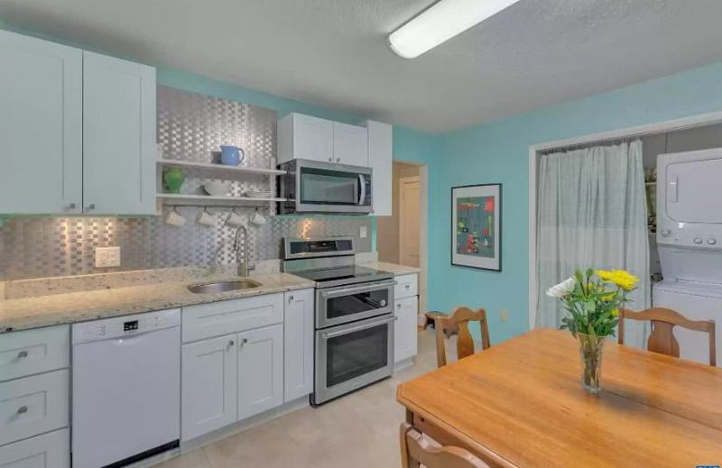 Furnished Finder property 421656_1 photo 8
