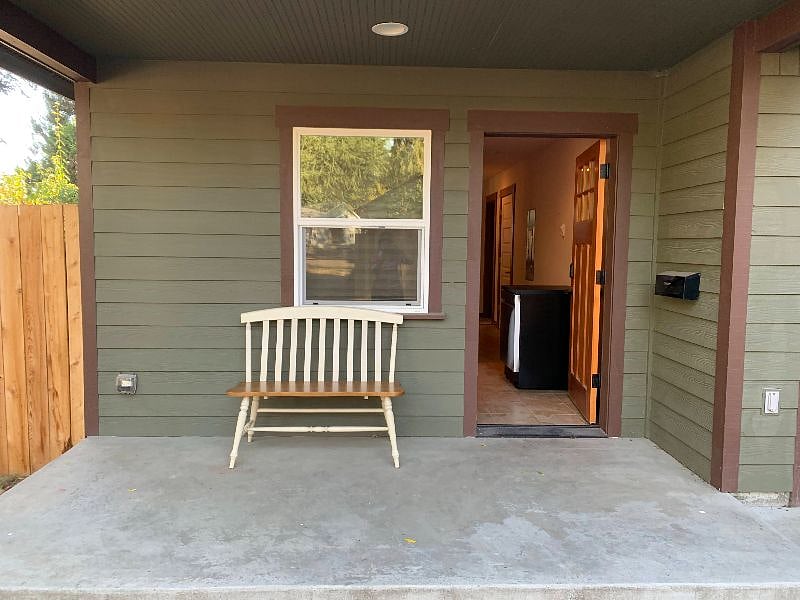 Furnished Finder property 421688_1 photo 2