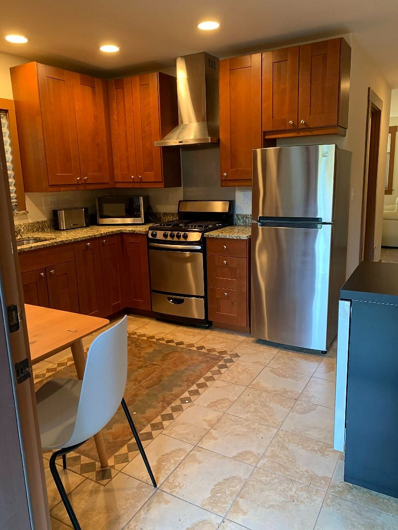 Furnished Finder property 421688_1 photo 3