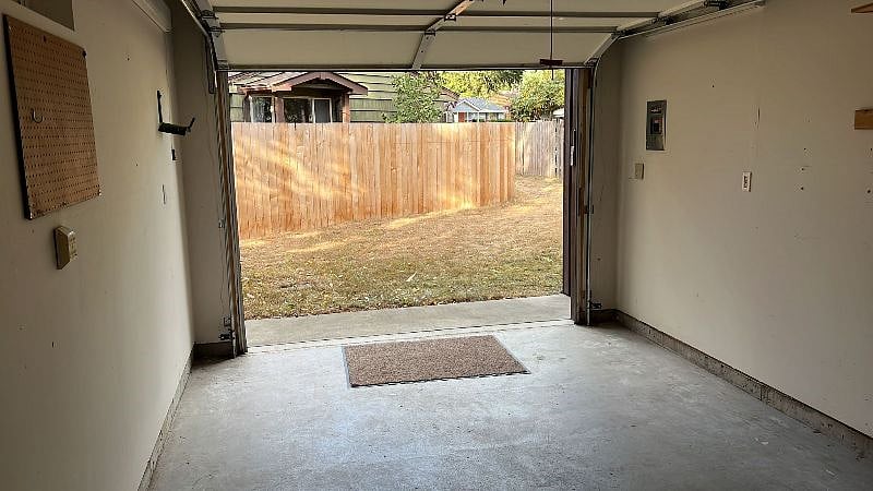 Furnished Finder property 421688_1 photo 12