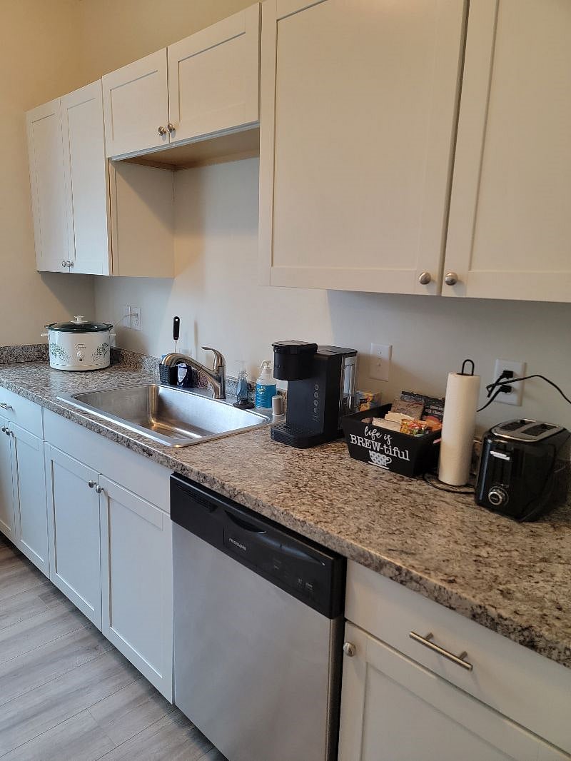 Furnished Finder property 421697_1 photo 15