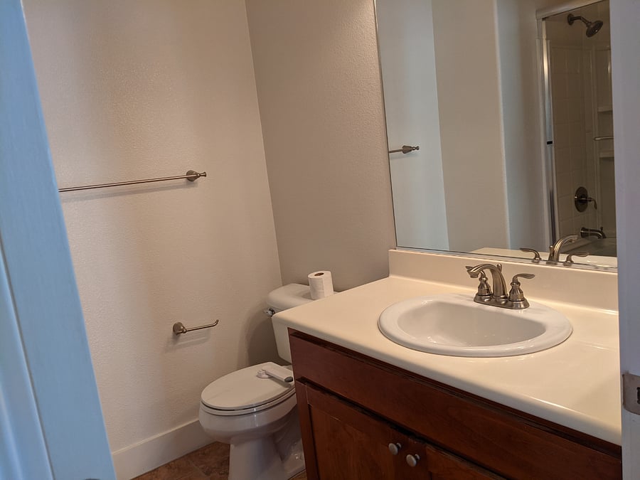 Middle Level Bath #2