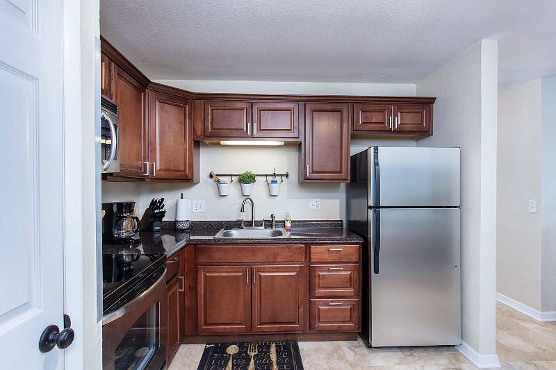 Furnished Finder property 421883_1 photo 3