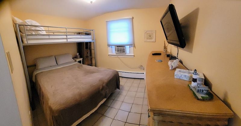 Downstairs Full/Twin bunk room