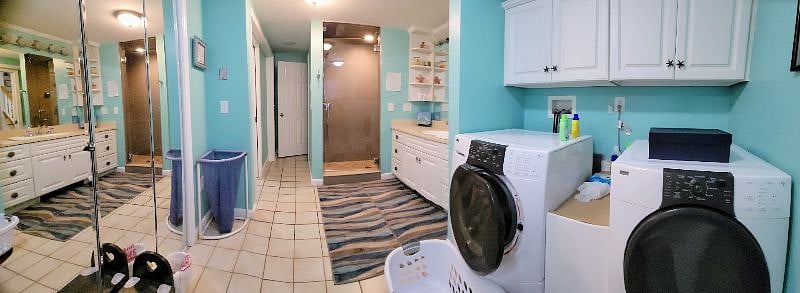 Downstairs full size washer/dryer, steam shower, and bathroom