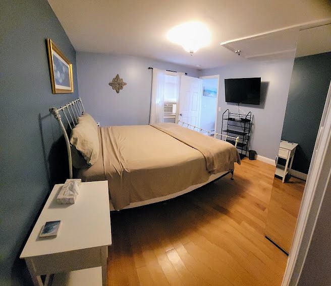 Upstairs King Master bedroom
