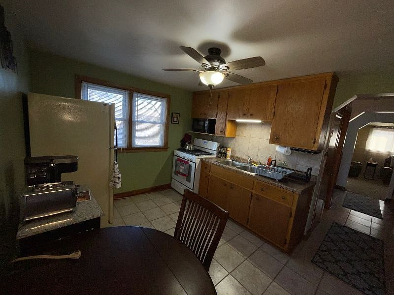 Furnished Finder property 421961_1 photo 24