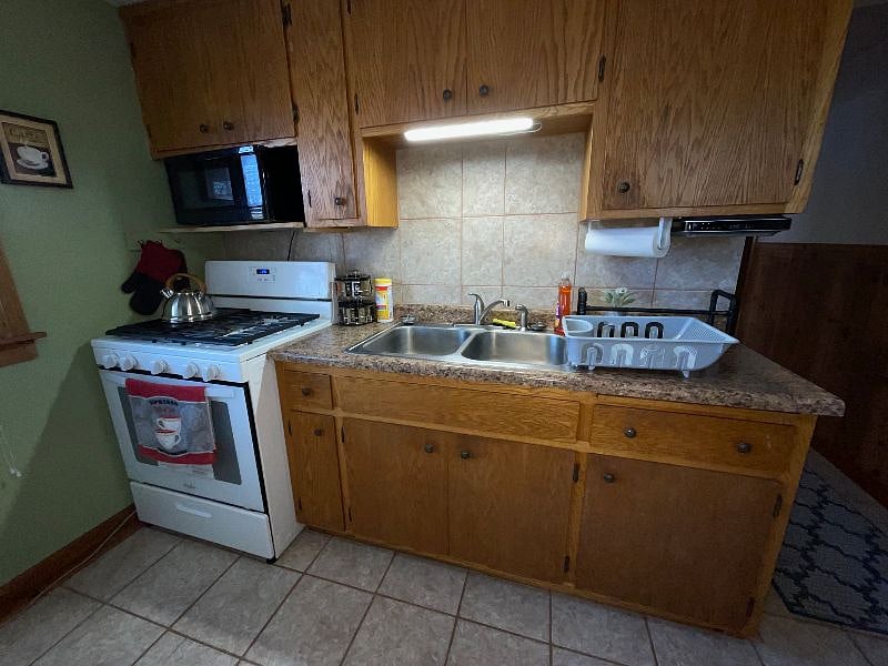 Furnished Finder property 421961_1 photo 25