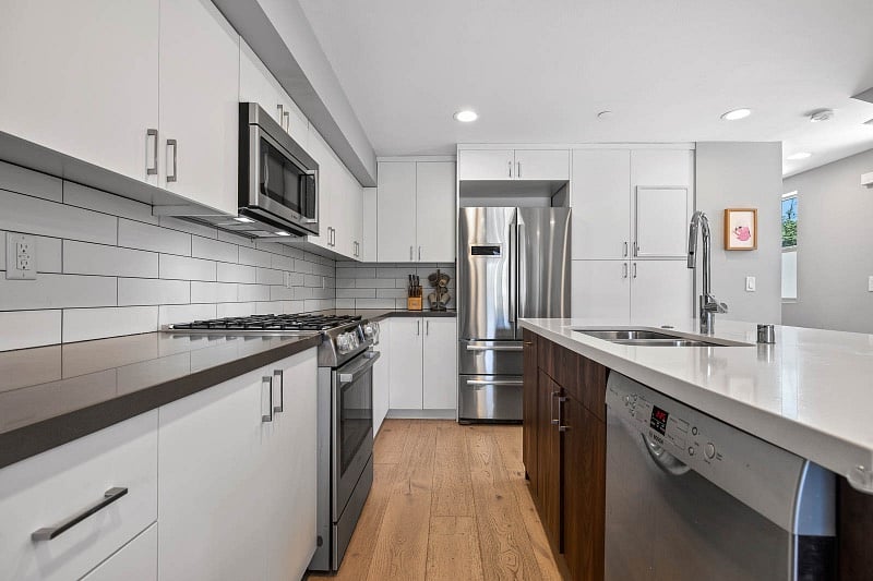 Furnished Finder property 422034_1 photo 9