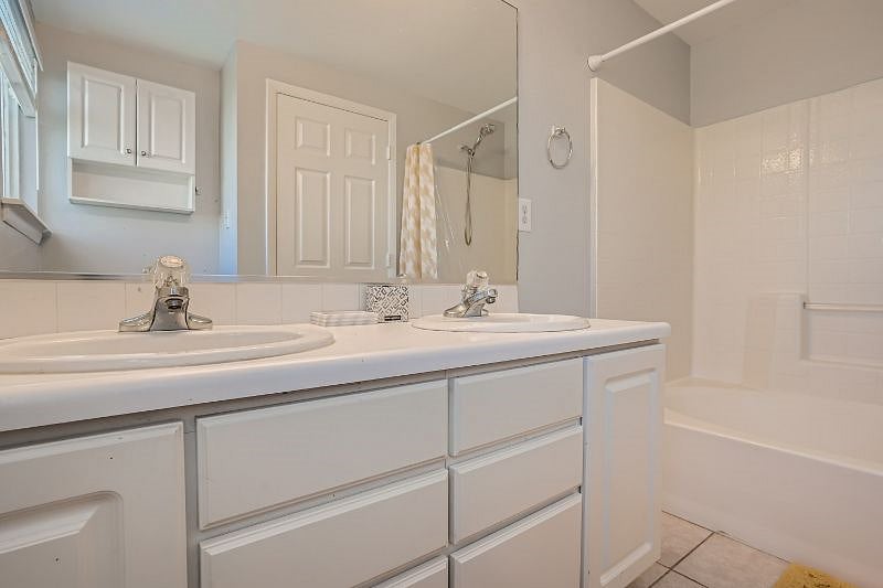 Furnished Finder property 422102_1 photo 14