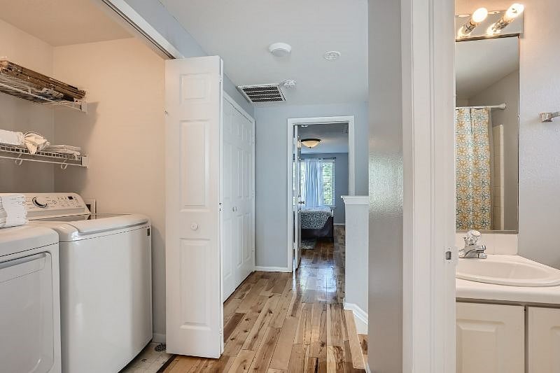 Furnished Finder property 422102_1 photo 17