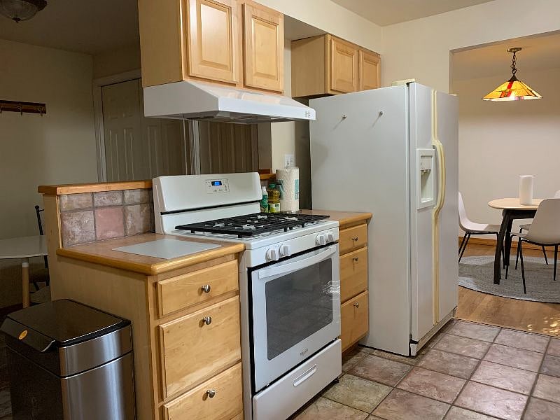 Furnished Finder property 422118_1 photo 5