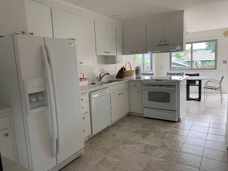 Furnished Finder property 422126_1 photo 6