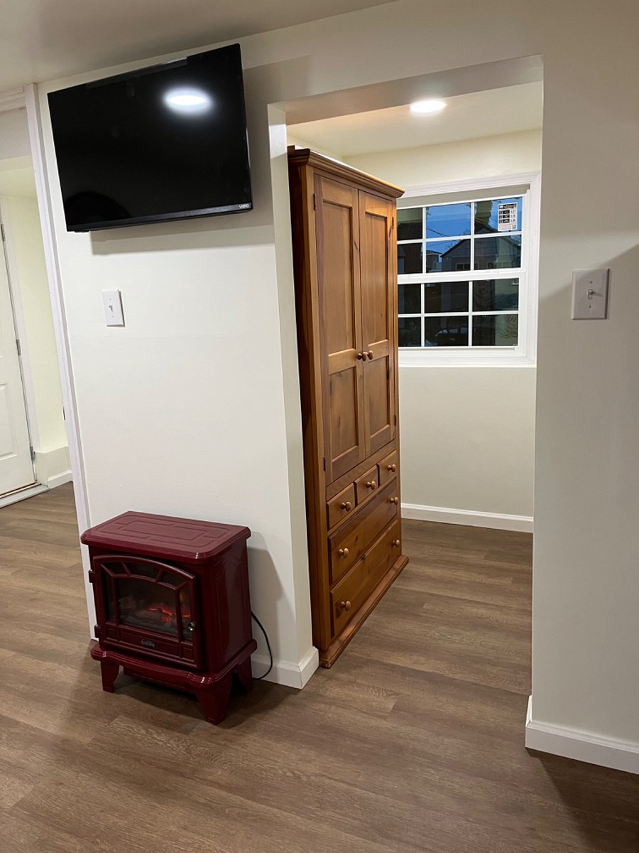Furnished Finder property 422168_2 photo 8